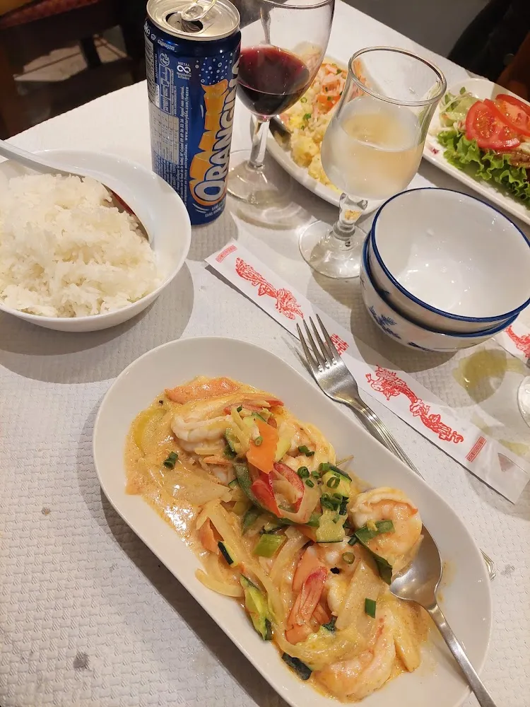 Du Riz Nature Et Crevettes Au Curry Coco